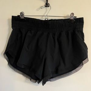 Lululemon hotty hot short